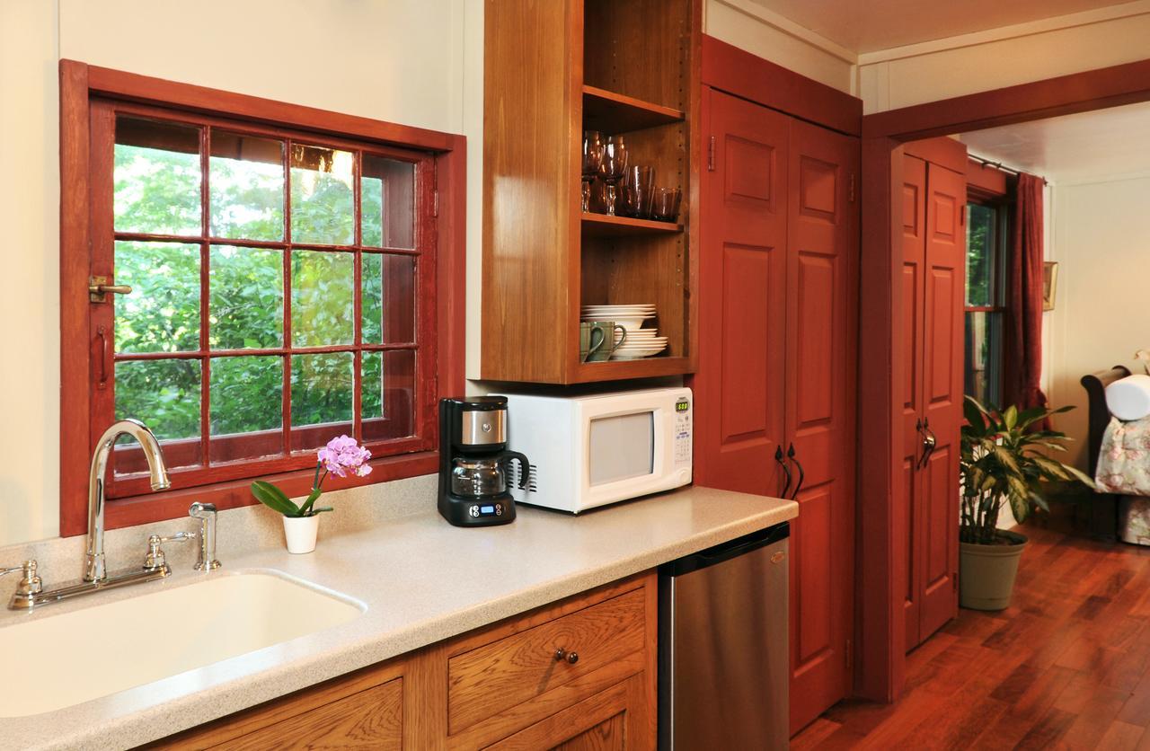 1795 Acorn Inn Bed And Breakfast Canandaigua Dış mekan fotoğraf